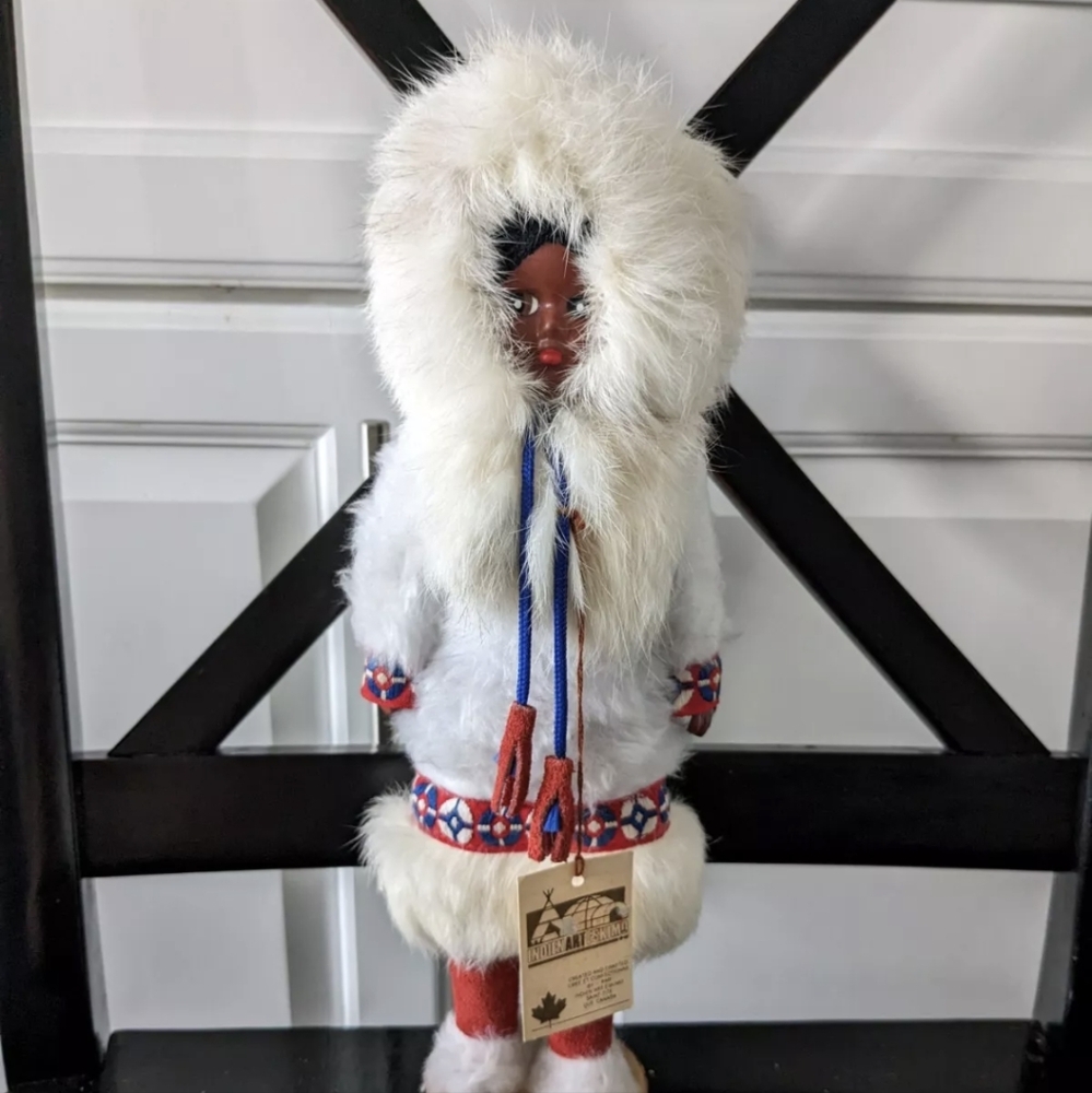 Vintage Indien Art Eskimo Canada 12 inches Native Indian Folk Art Navajo